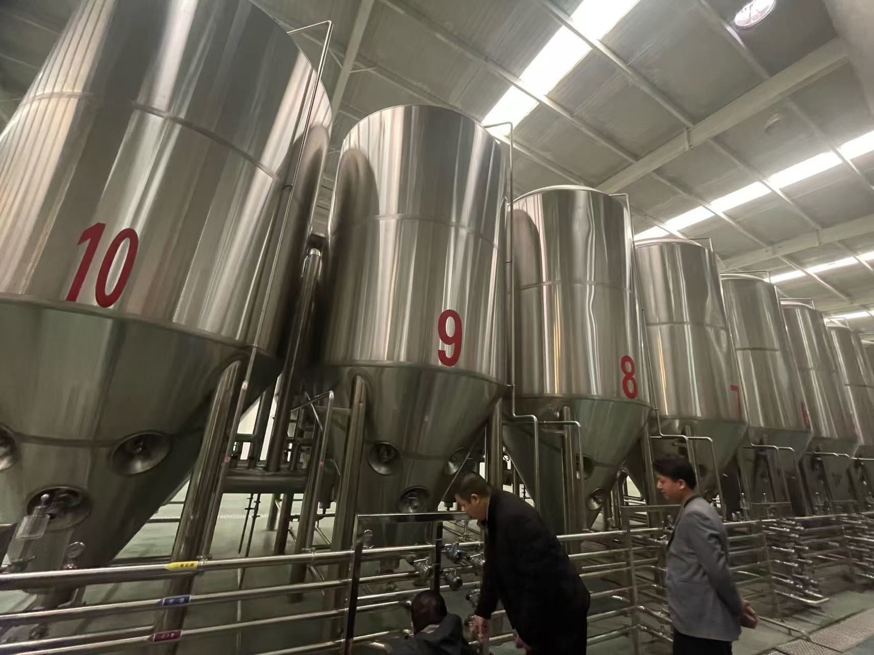 霞浦精酿啤酒设备厂—平面布置、设备设计、制造、调试、培训等一条龙服务